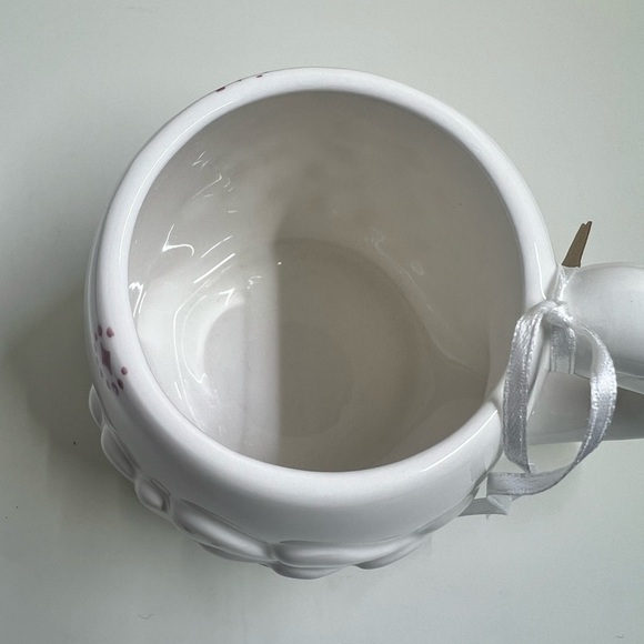 Elegant White Swan Mug - Picture 6 of 9